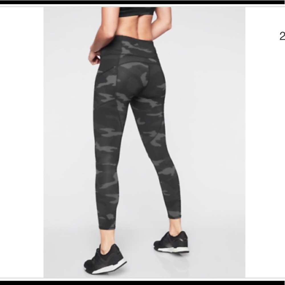 ATHLETA CAMO CONTENDER 7/8